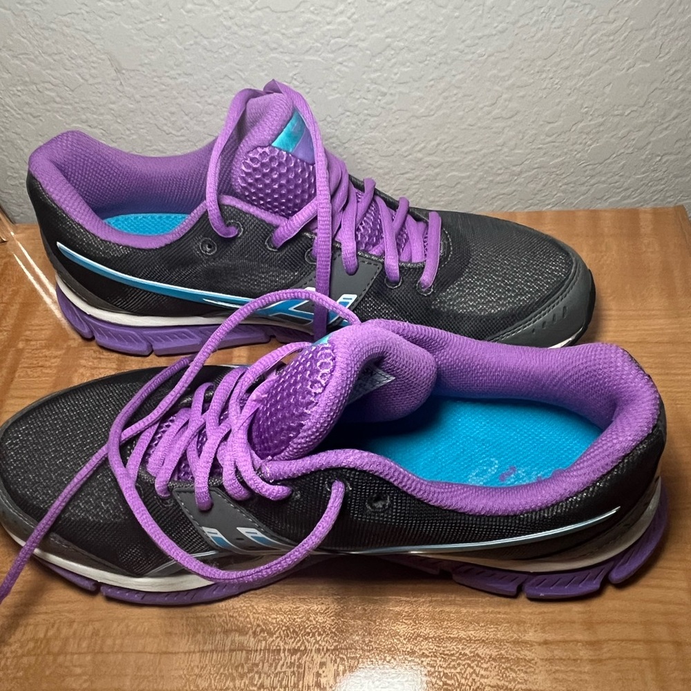 Asics tennis shoes